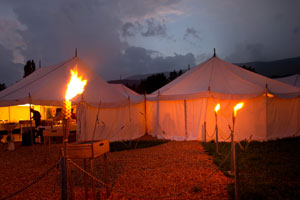 Romantisches Sommernachtsbarbecue